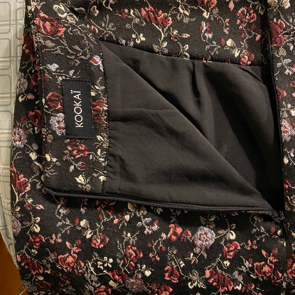 Kookai/ Kookaï | Black Floral Skirt | ✨ POCKETS ✨ - Picture 8 of 8